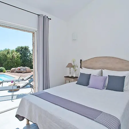 Tarrabucceta Sleeps 2 Pool Air Con Wifi