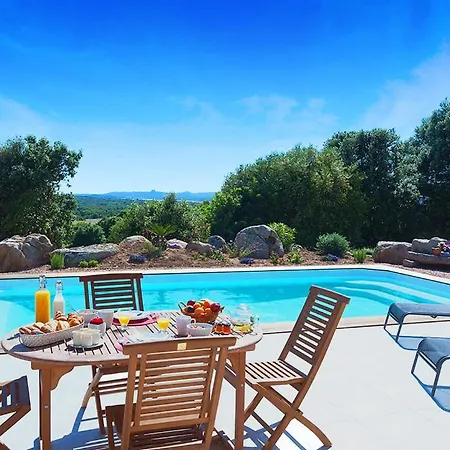 Tarrabucceta Sleeps 2 Pool Air Con Wifi * Figari (Corsica)